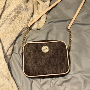 MICHAEL KORS SIGNATURE MINI CROSSBODY BAG